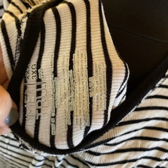 Striped Top and Black Leggings - Picture 7 of 11